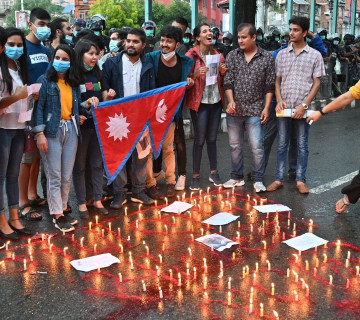 सर्वोच्चलाई धन्यवाद दिँदै माइतीघरमा दीप प्रज्वलन [तस्वीरहरू]